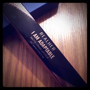 REALHER I AM ADAPTABLE Matte lipstick